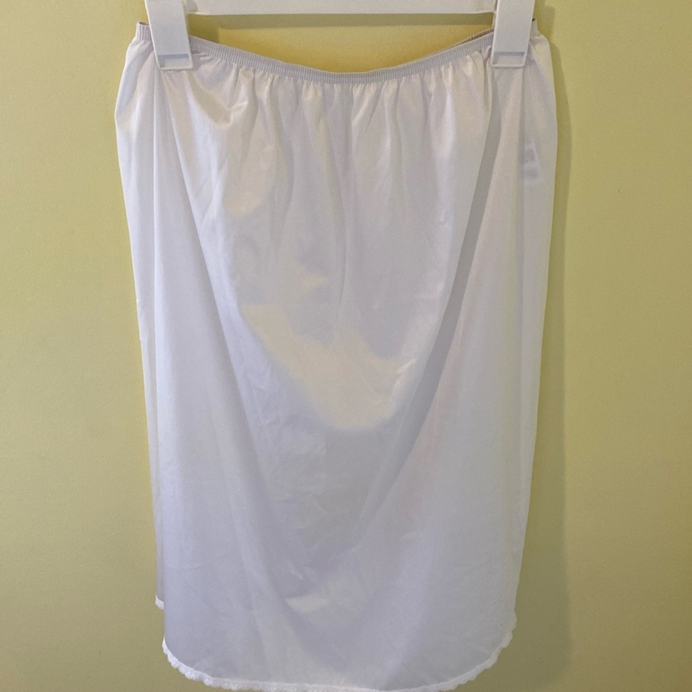 3/$15 Vanity Fair Slip